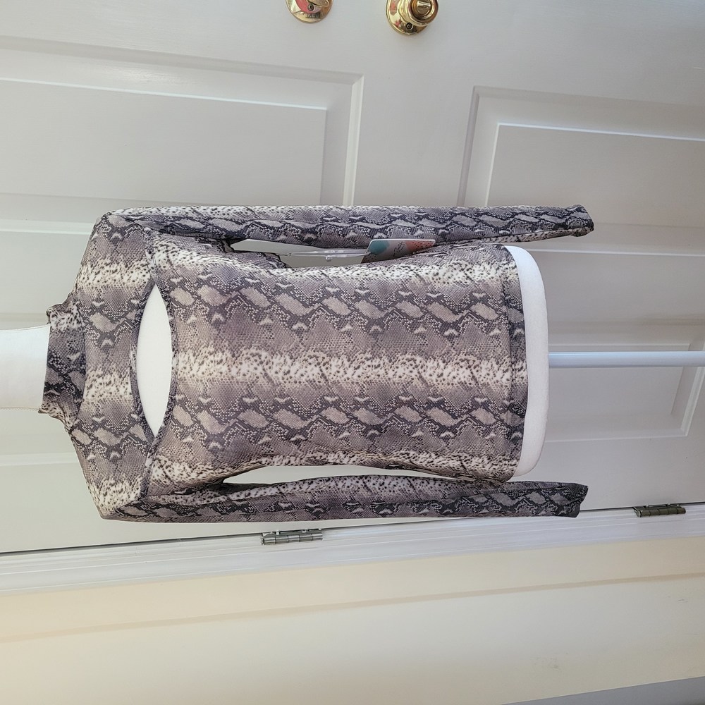 NWT J for Justify Long Sleeve Snake Print Size L
